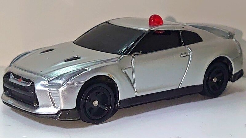 トミカ4D 日産GT-R 覆面パトロールカー