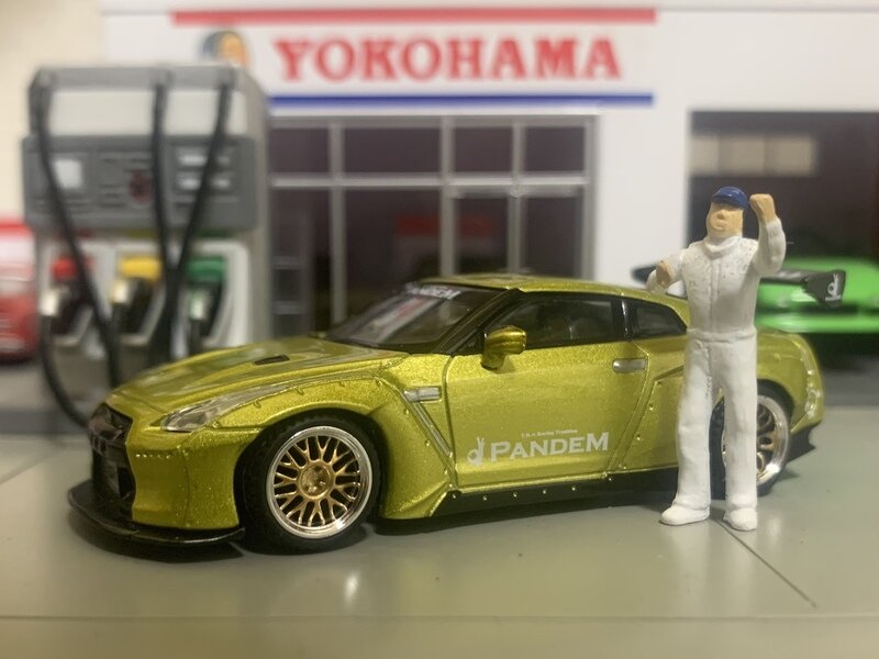 Pandem Nissan GT-R Cosmopolitan Yellow LHD