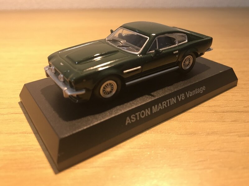 アストンマーチン V8 ヴァンテージ