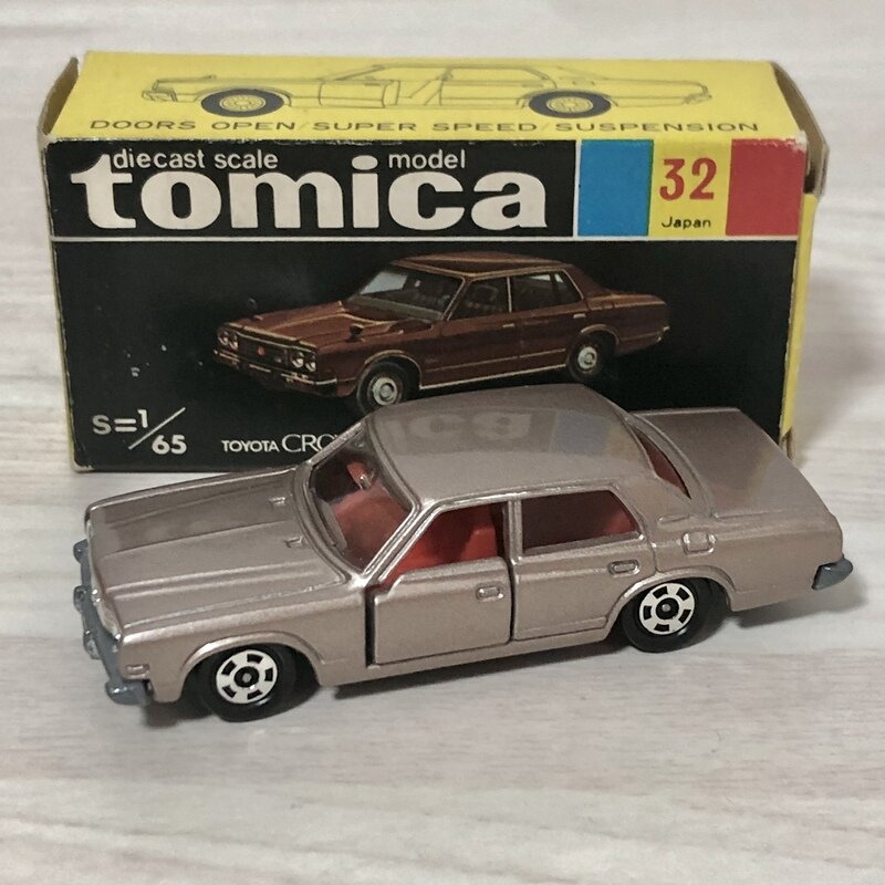 tomica トヨタ クラウン2600 ロイヤル サルーン