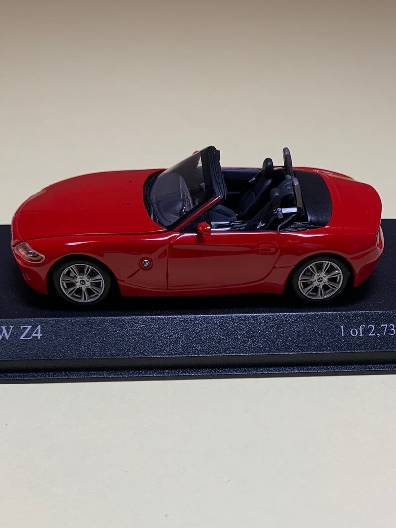 ミニチャンプス 1/43 BMW Z4 2002