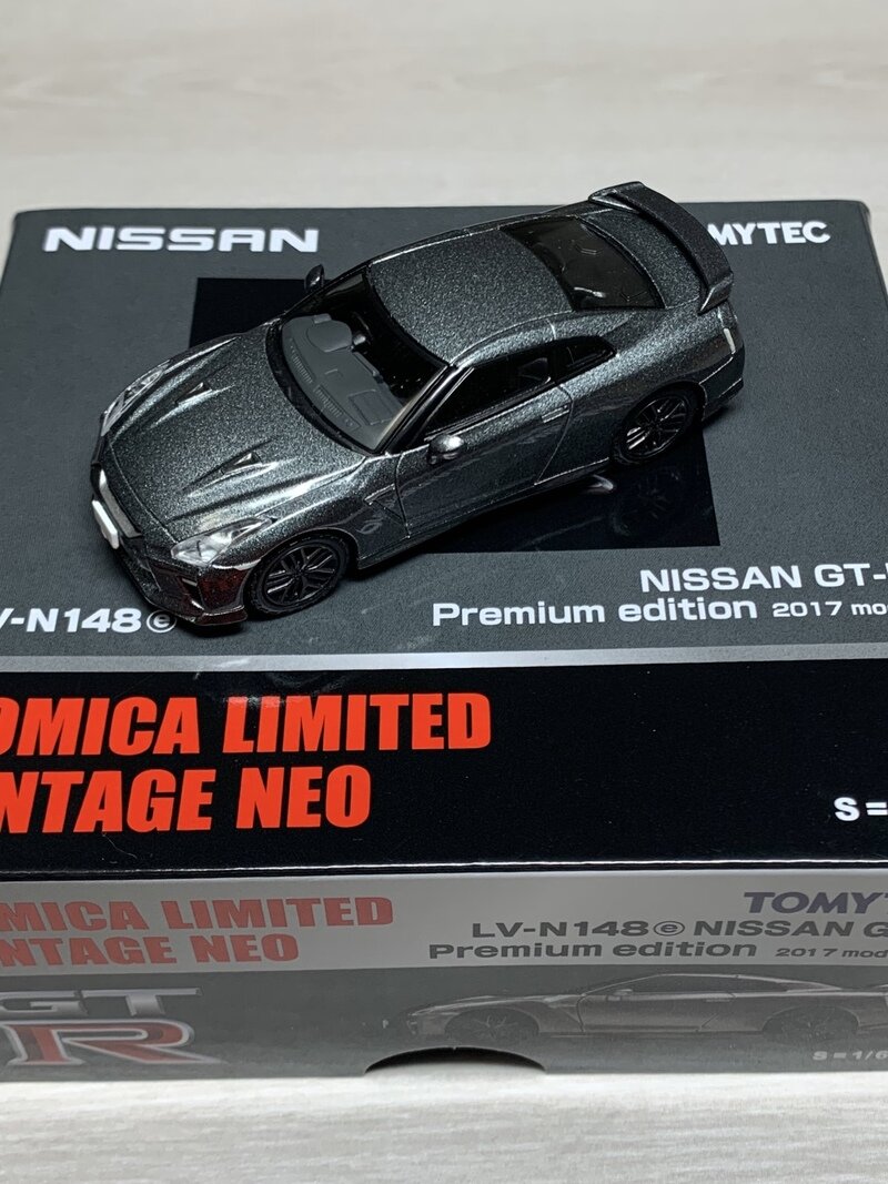 トミカリミテッドヴィンテージNEO ニッサンGT-R プレミアムエディション