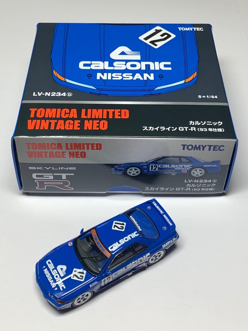 トミカリミテッドヴィンテージNEO カルソニックスカイラインGT-R (93年仕様)