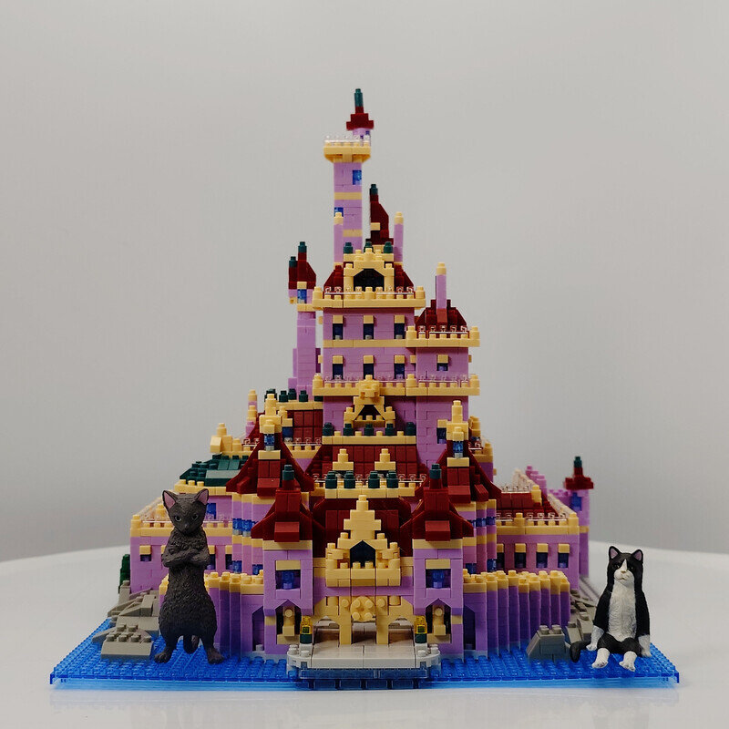 113002189 BEAUTY AND THE BEAST CASTLE