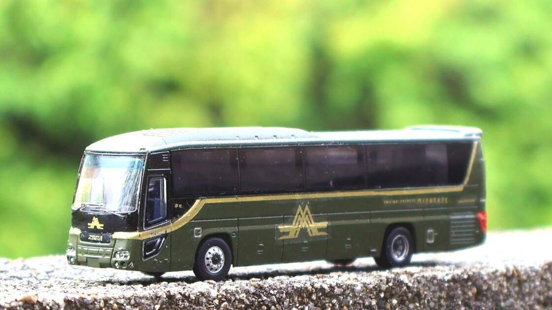 バスミニチュアカーコレクション No.1497 TOMYTEC日野セレガ 中国JRバス 瑞風バス | Shinyabus Miniature bus  model Museum | MUUSEO 1071444