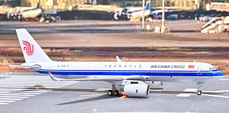 NG Models  【1/400】　中国国際貨運航空 カーゴ　Tu-204-120SE  B-2872 (1997年)