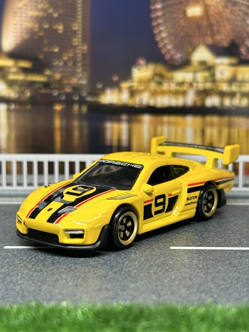 PORSCHE 935