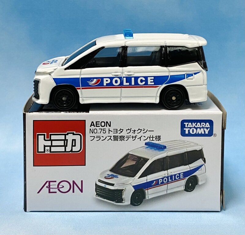 トヨタ ヴォクシー フランス警察デザイン仕様