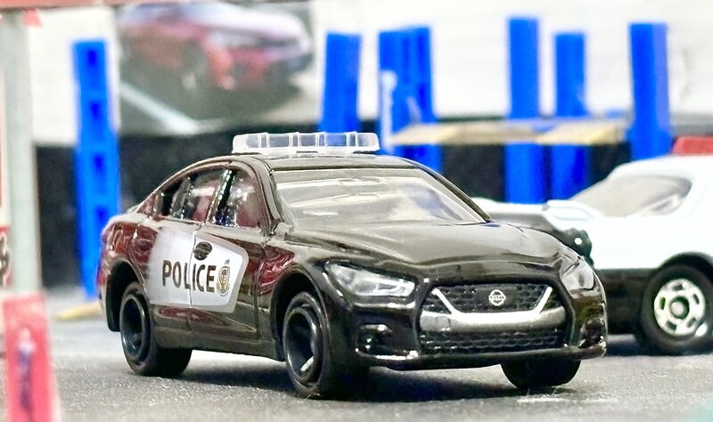 トミカ　【AEON限定】【NO.74】 日産スカイライン　カナダ警察デザイン仕様