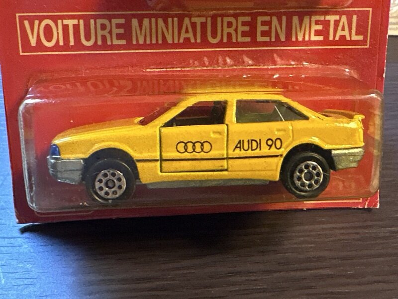 AUDI 90