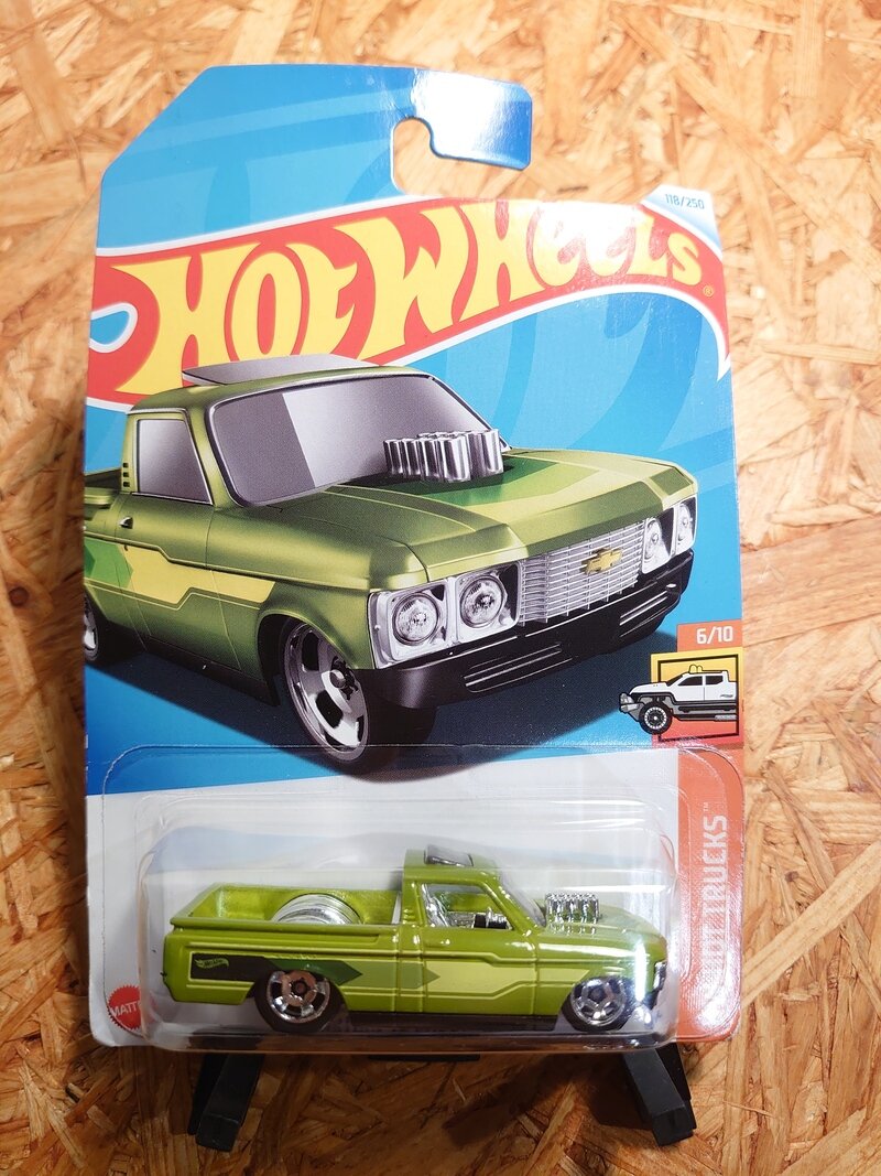 CUSTOM '72 CHEVY LUV