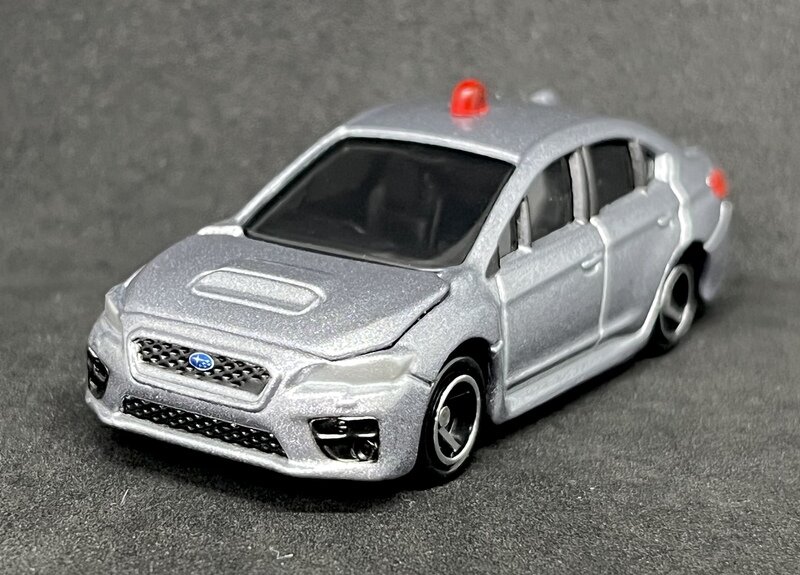 トミカ2-6 スバル WRX S4 覆面パトロールカー