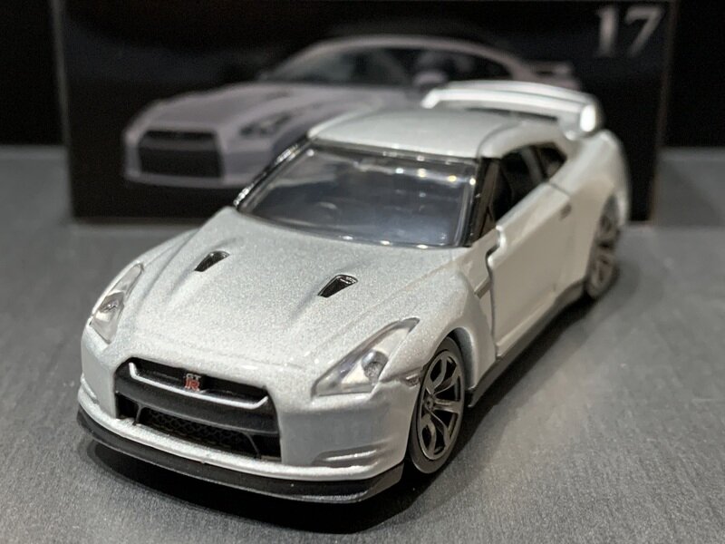 NISSAN GT-R