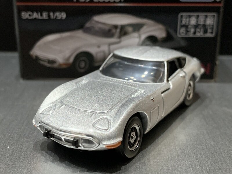 TOYOTA 2000GT