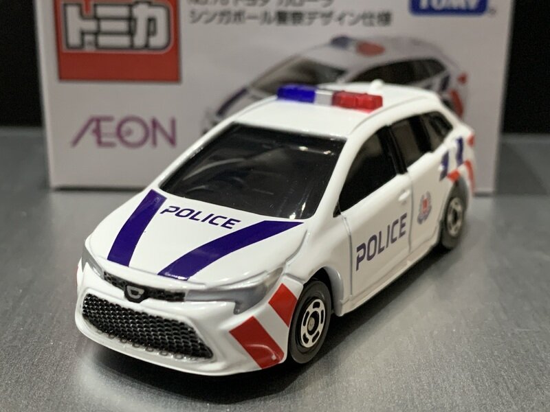 トヨタ カローラ シンガポール警察デザイン仕様