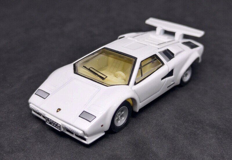 トミカリミテッド LAMBORGHINI 4MODELS (0031) No.92(F50) ランボルギーニカウンタックLP500S しろ