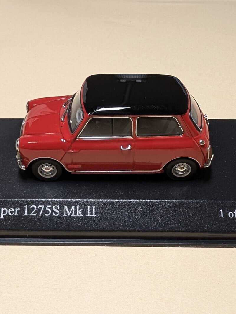 ミニチャンプス 1/43 モーリス ミニクーパー 1275S MK Ⅱ 1967