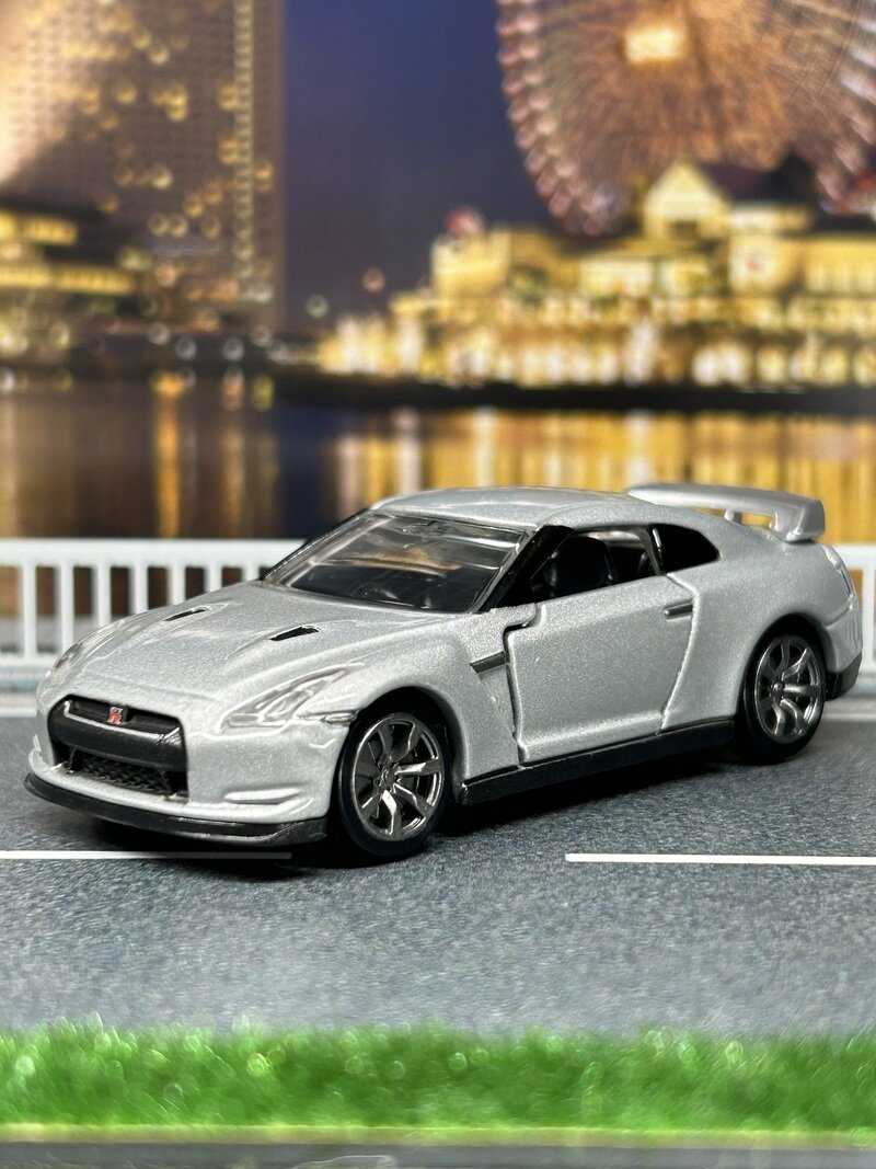 NISSAN GT-R