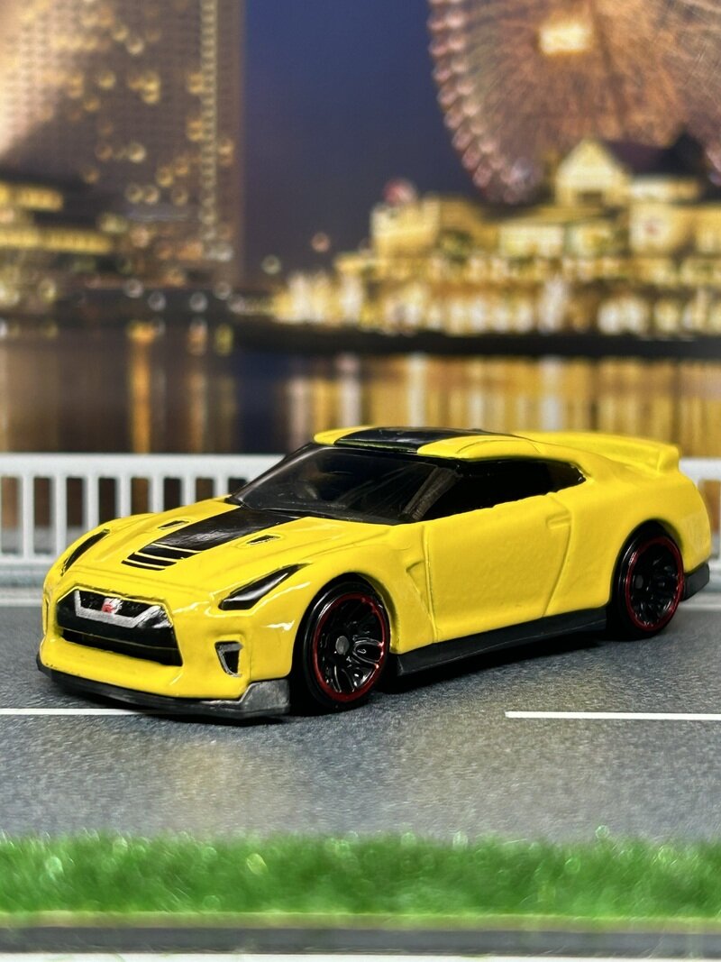 17 NISSAN GT-R (R35)