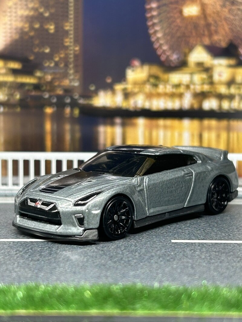 17 NISSAN GT-R (R35)