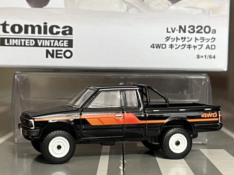 トミカリミテッドヴィンテージ LV-N320a ダットサン トラック 4WD キングキャブ AD