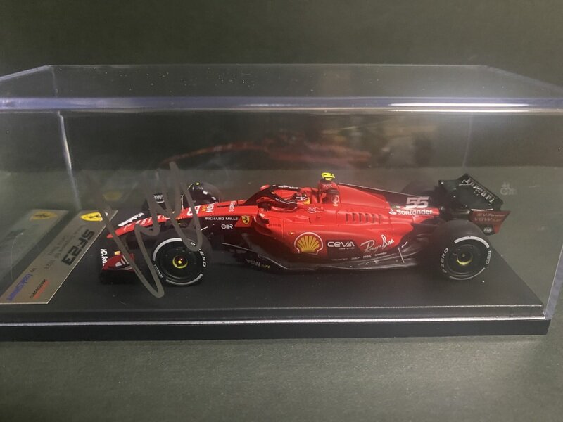 ルックスマート 1/43 フェラーリ SF-23 シンガポール GP 2023 C.サインツ 直筆サイン入り