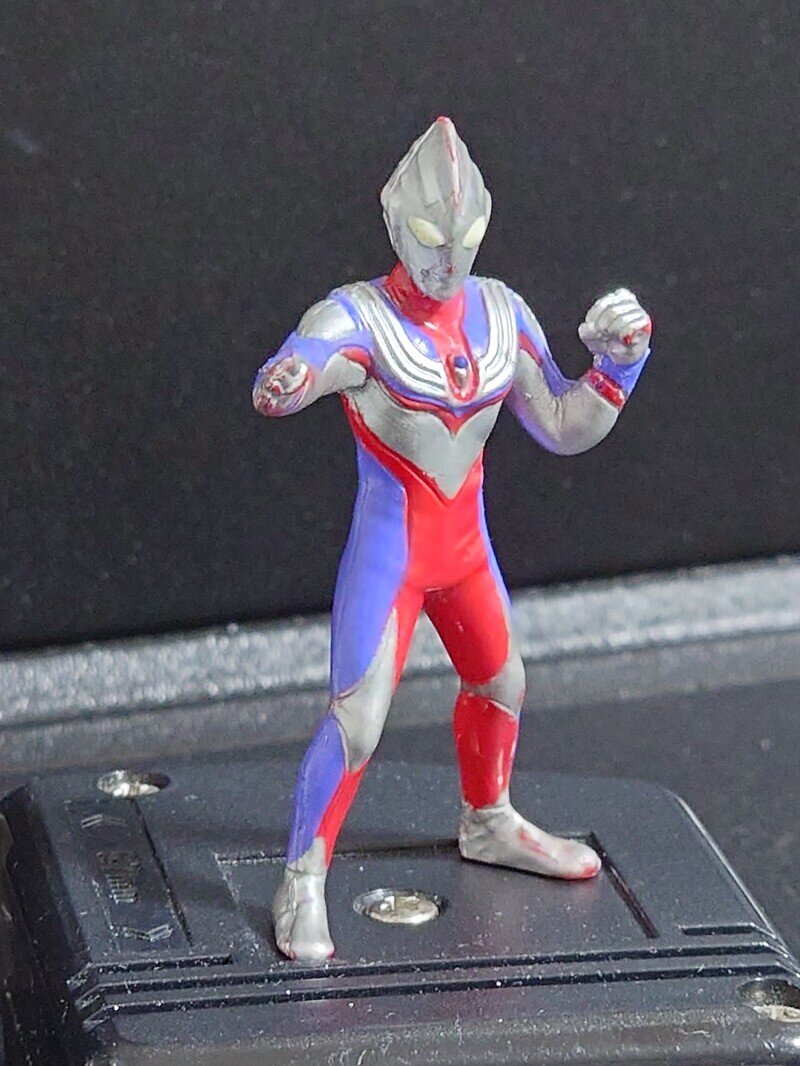 ウルトラマンティガ　フィギュア