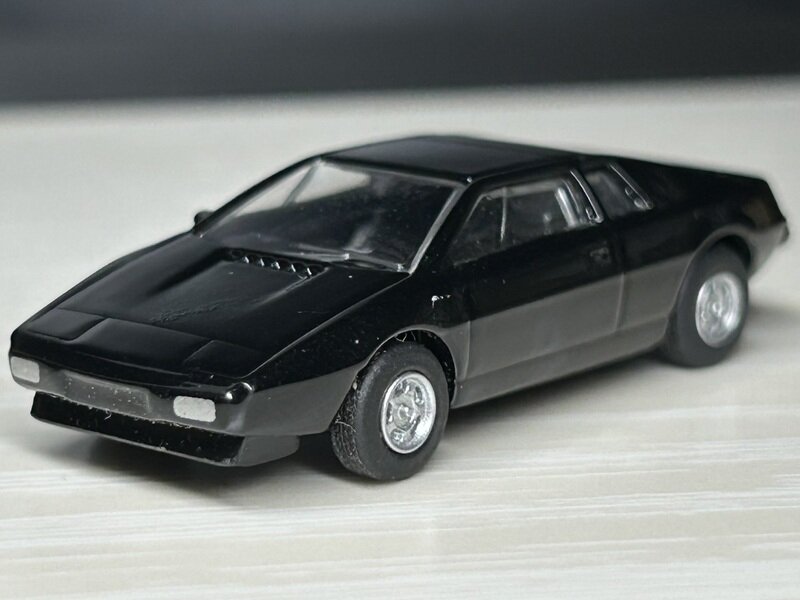 LOTUS ESPRIT S1 ②