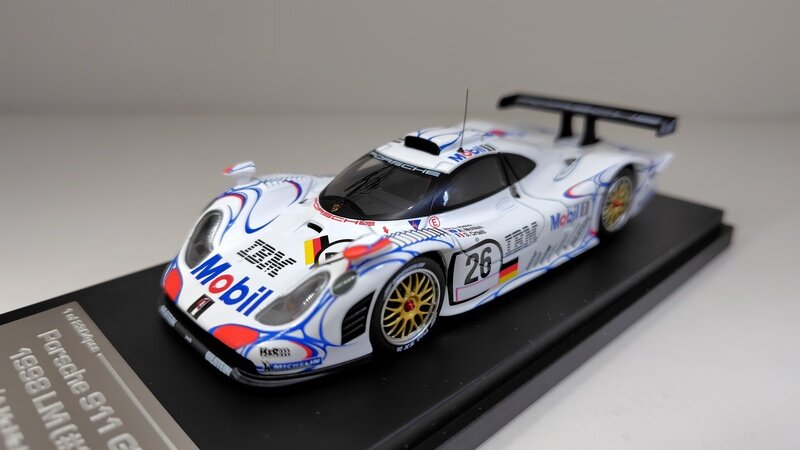 ポルシェ911 GT1#26