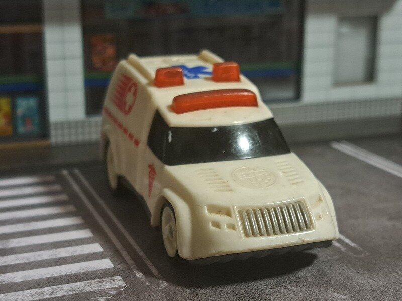 Hot Wheels Ambulance '97 McDonald's