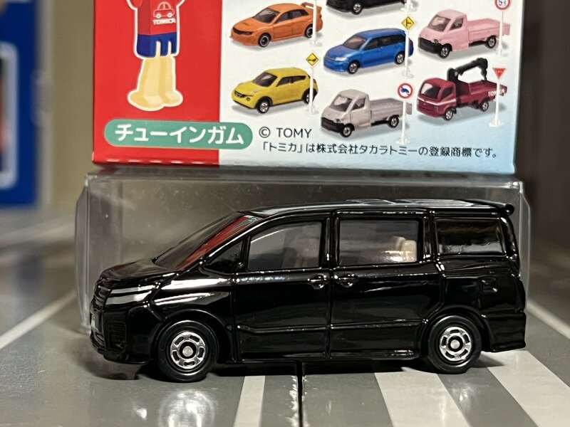 トミカ標識セット13 ④ トヨタ ヴォクシー