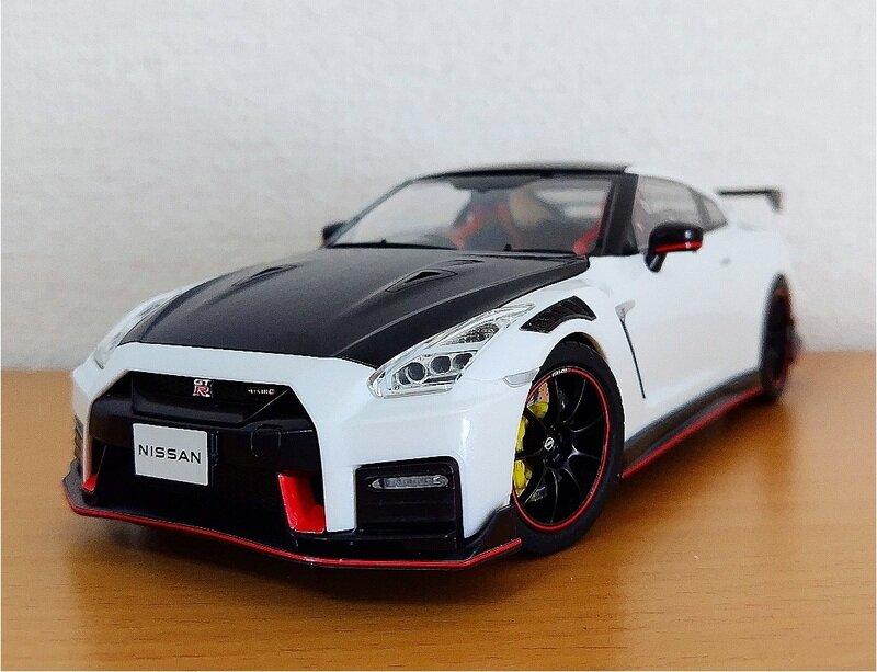 アオシマ 1/24 SNAP CAR 楽プラ 02-BW R35 NISSAN GT-R NISMO Special edition 2022 ブリリアントホワイトパール