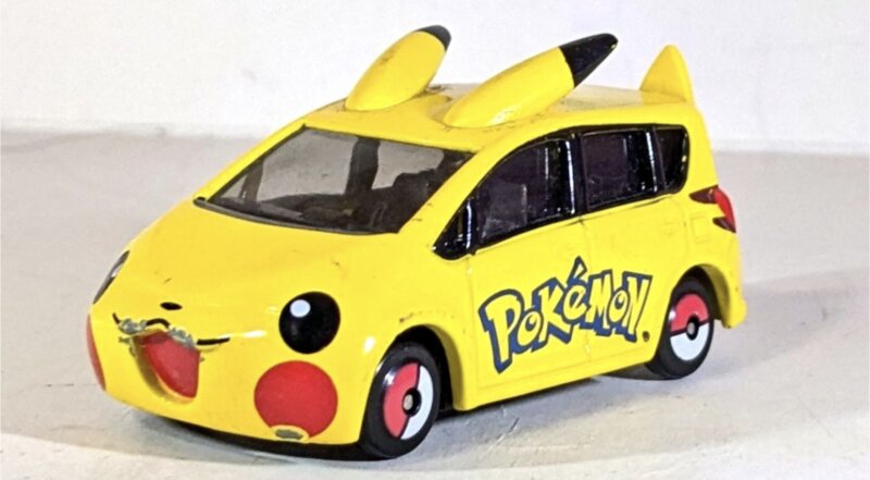 ポケモン トミカ ピカチュウカー