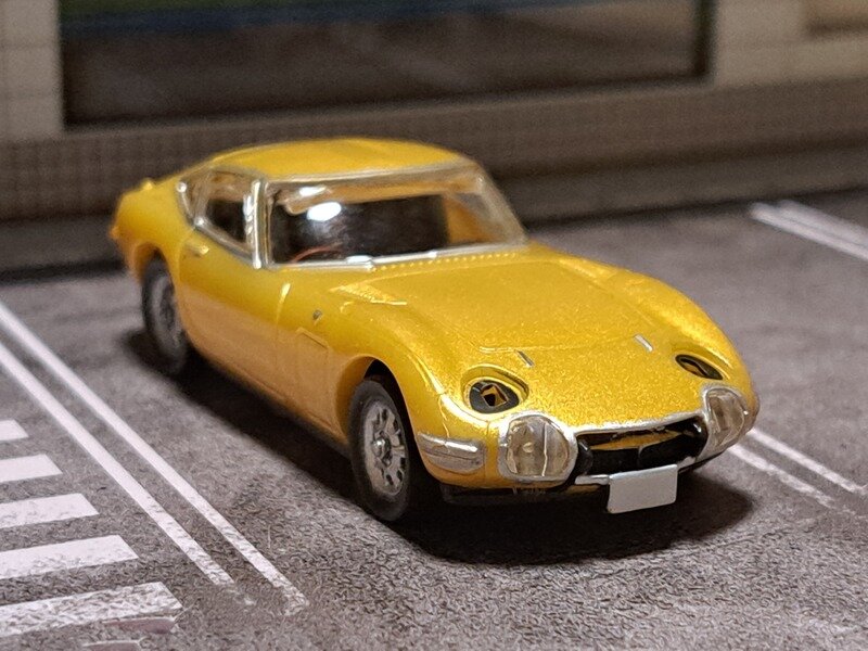 タカラトミーアーツ 1/64 トヨタ・2000GT コレクタブルミニカー ゴールド