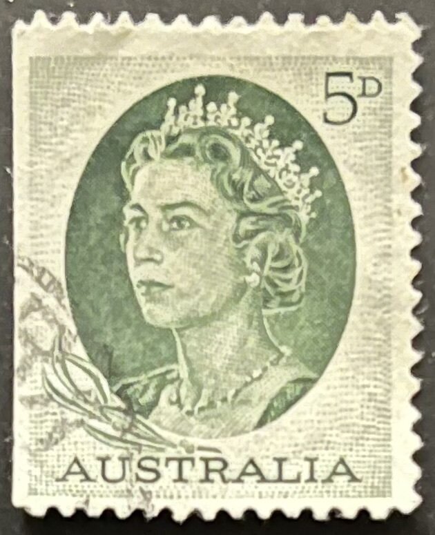 Queen Elizabeth II (Mi:AU 329Dlx)