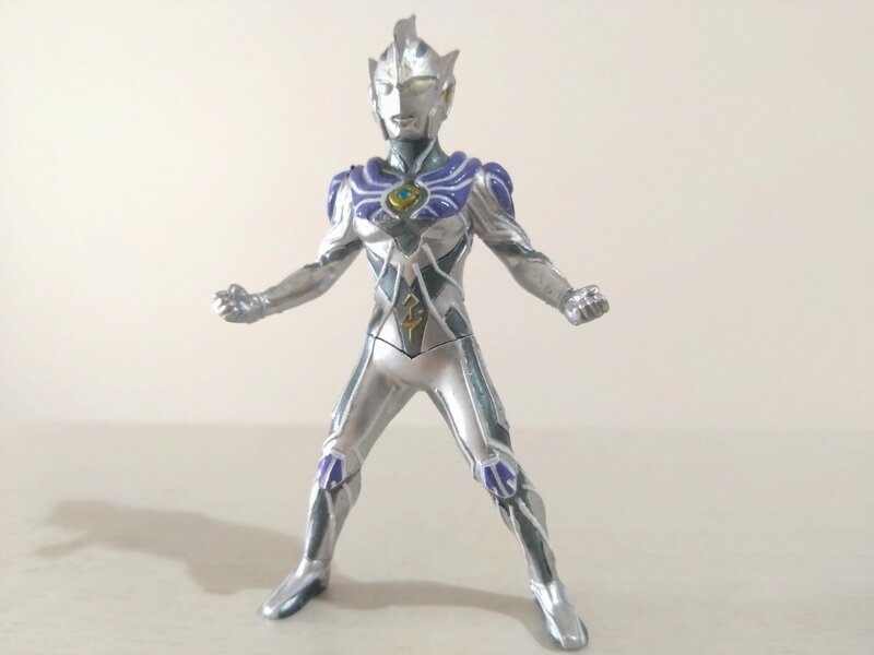 HGシリーズ ウルトラマン35 〜ウルトラマンコスモスVSウルトラマンジャスティス編〜ウルトラマンレジェンド