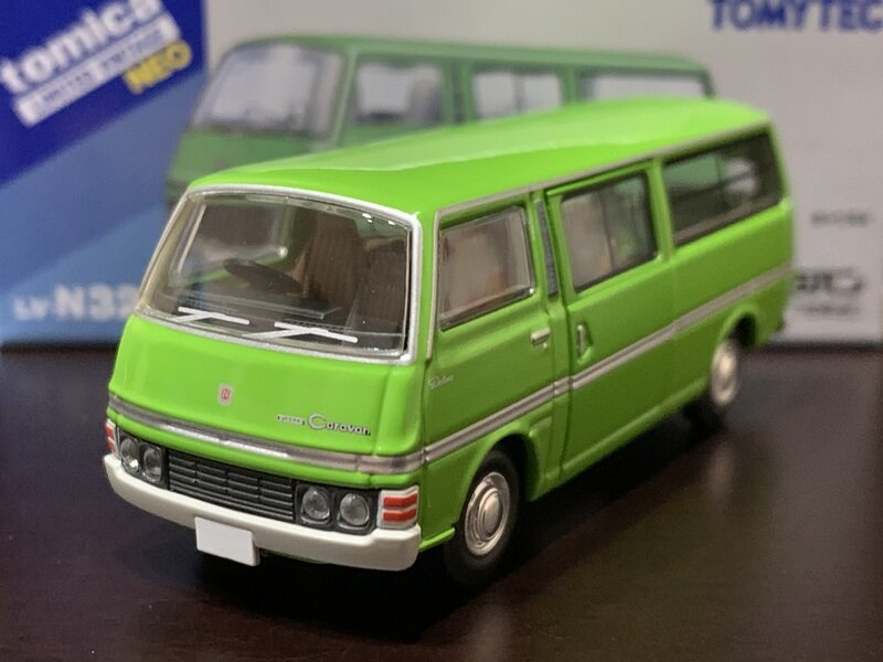 NISSAN CARAVAN LONG DELUXE (1978)