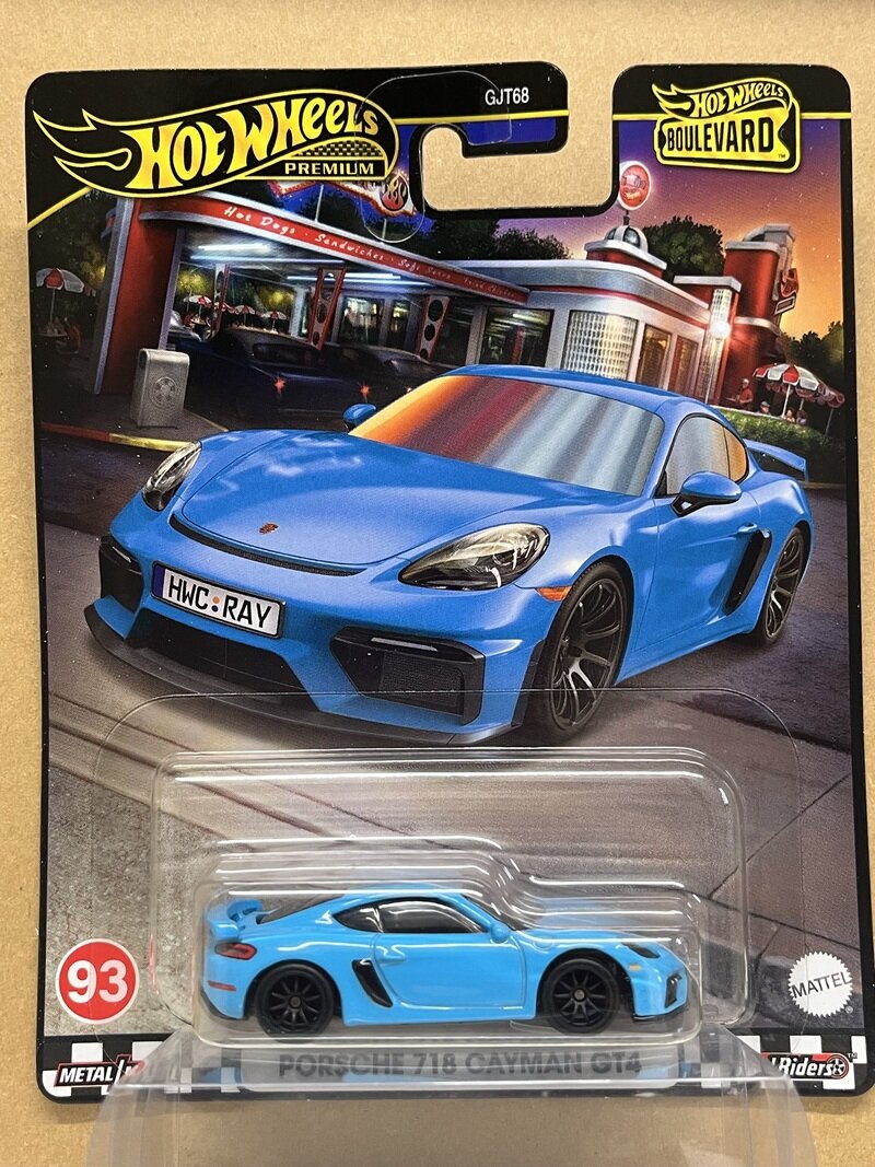 PORSCHE 718 CAYMAN GT4