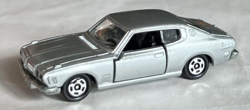 18-1 日産ブルーバード2000GT-X (サメブル)