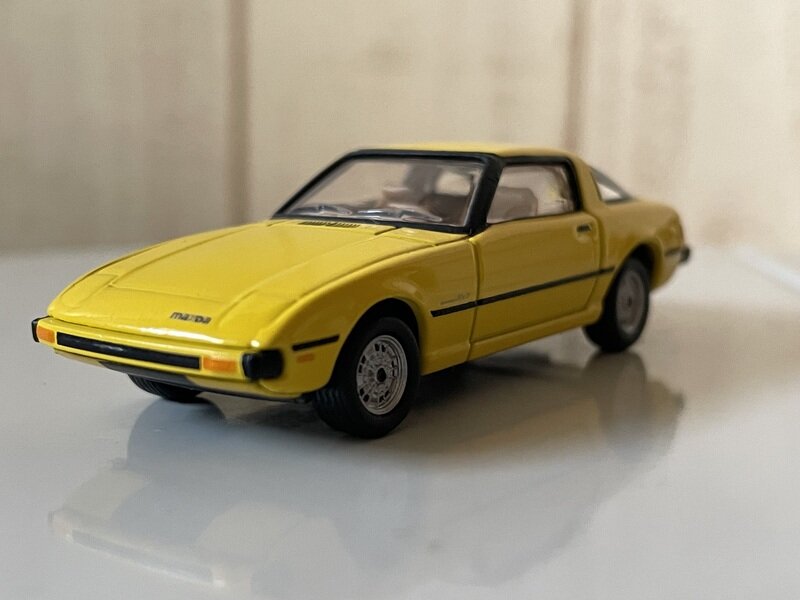 マツダ　サバンナ　RX -7 イエロー