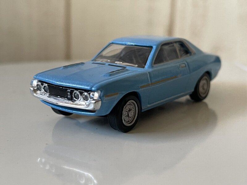 トヨタ　セリカクーペ1600GT　ブルー