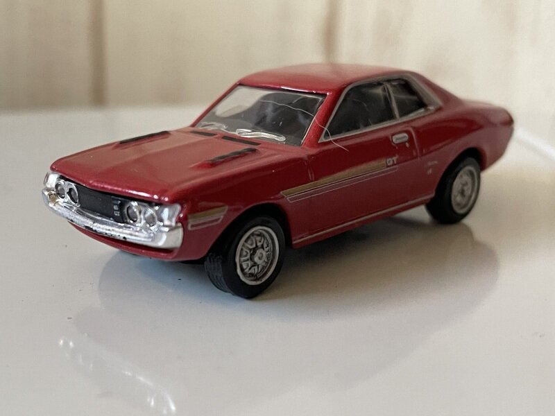 トヨタ　セリカクーペ1600GT　レッド