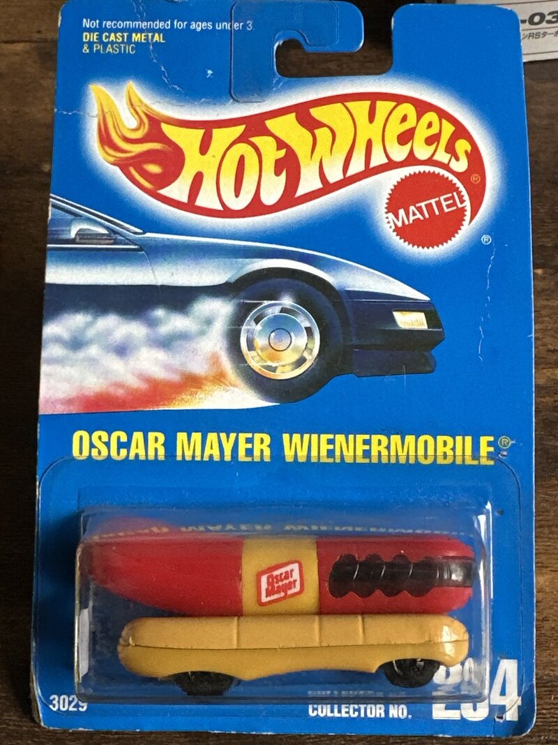 OSCAR MAYER WINERMOBILE