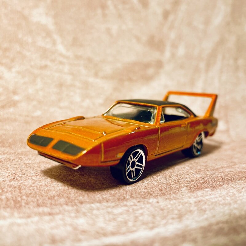 1/64 ′70 Plymouth Superbird