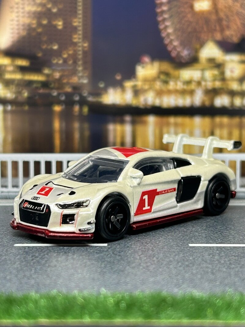 AUDI R8 LMS