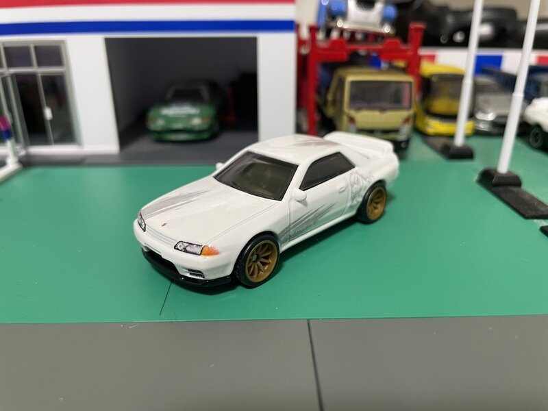 hotwheels nissan skyline R32