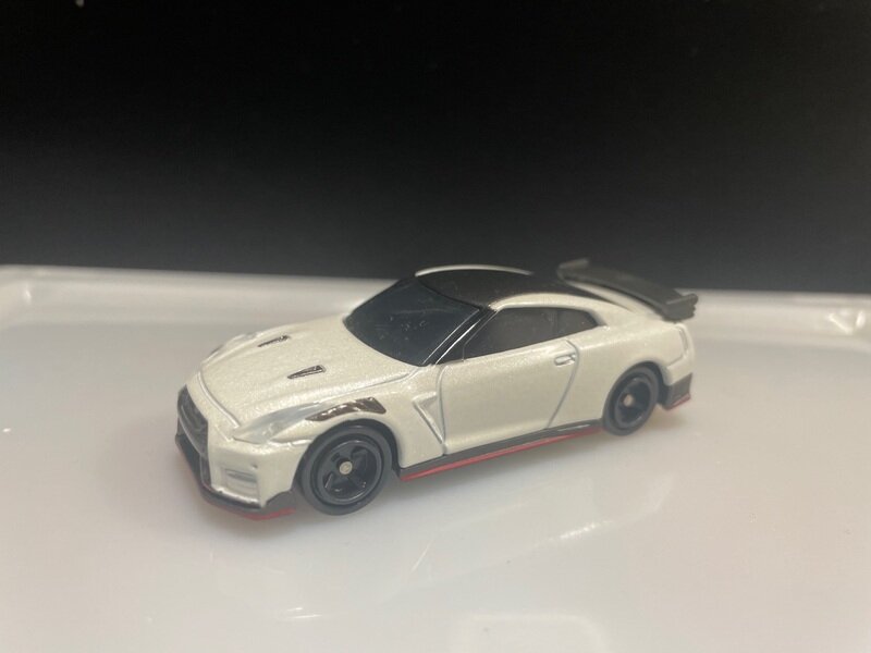 トミカ　日産GTR nismo 2020年モデル