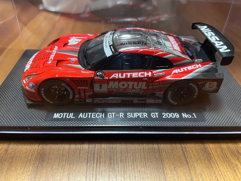 MOTUL AUTECH GT-R